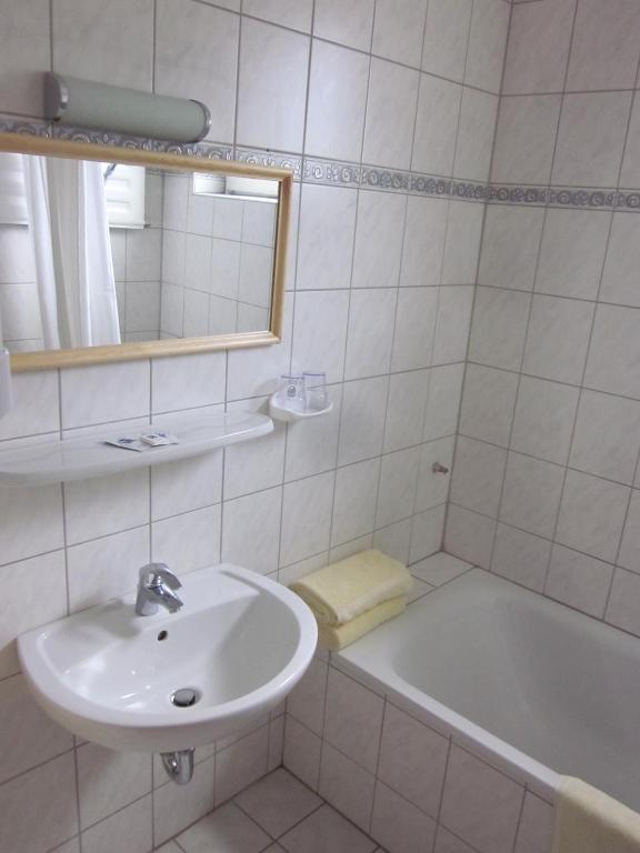 Hotel Waldesruh Дюссельдорф Номер фото